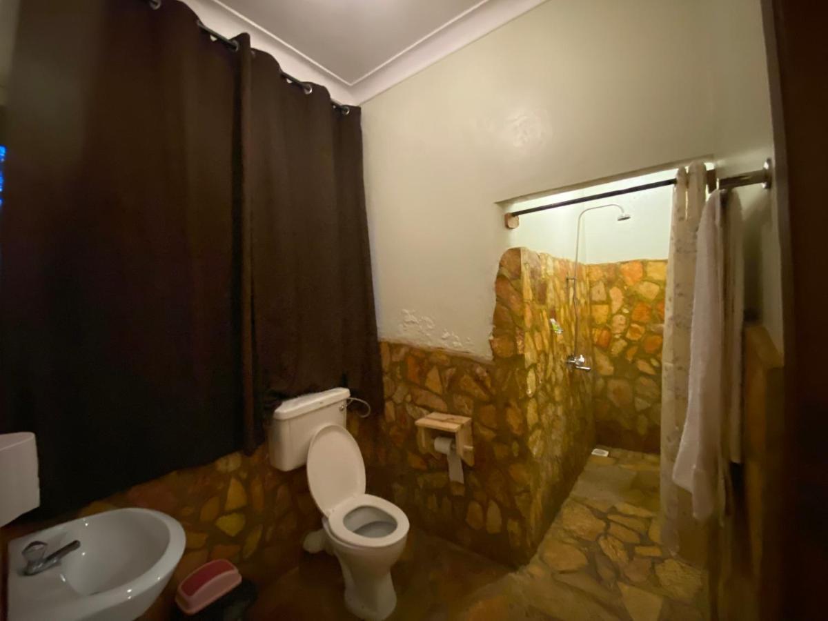 Afro Smile Hotel & Guest House - Jinja Ngoại thất bức ảnh
