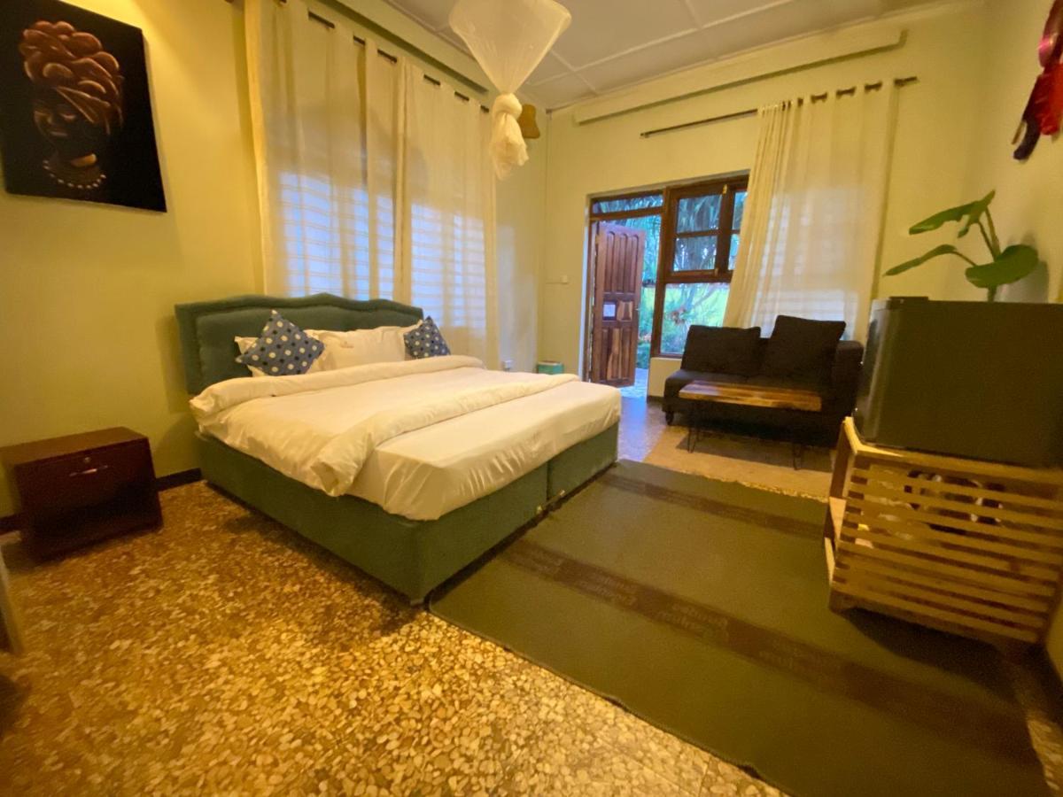 Afro Smile Hotel & Guest House - Jinja Ngoại thất bức ảnh