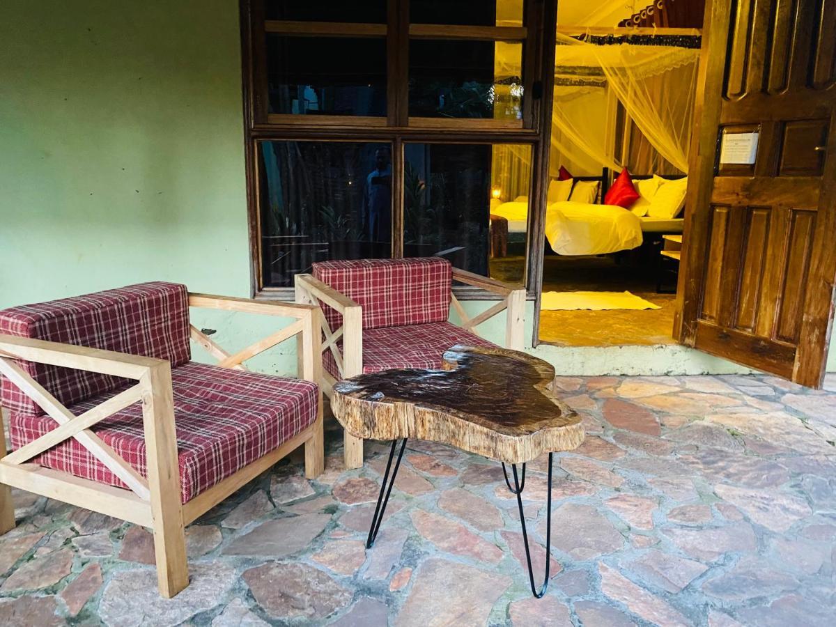 Afro Smile Hotel & Guest House - Jinja Ngoại thất bức ảnh
