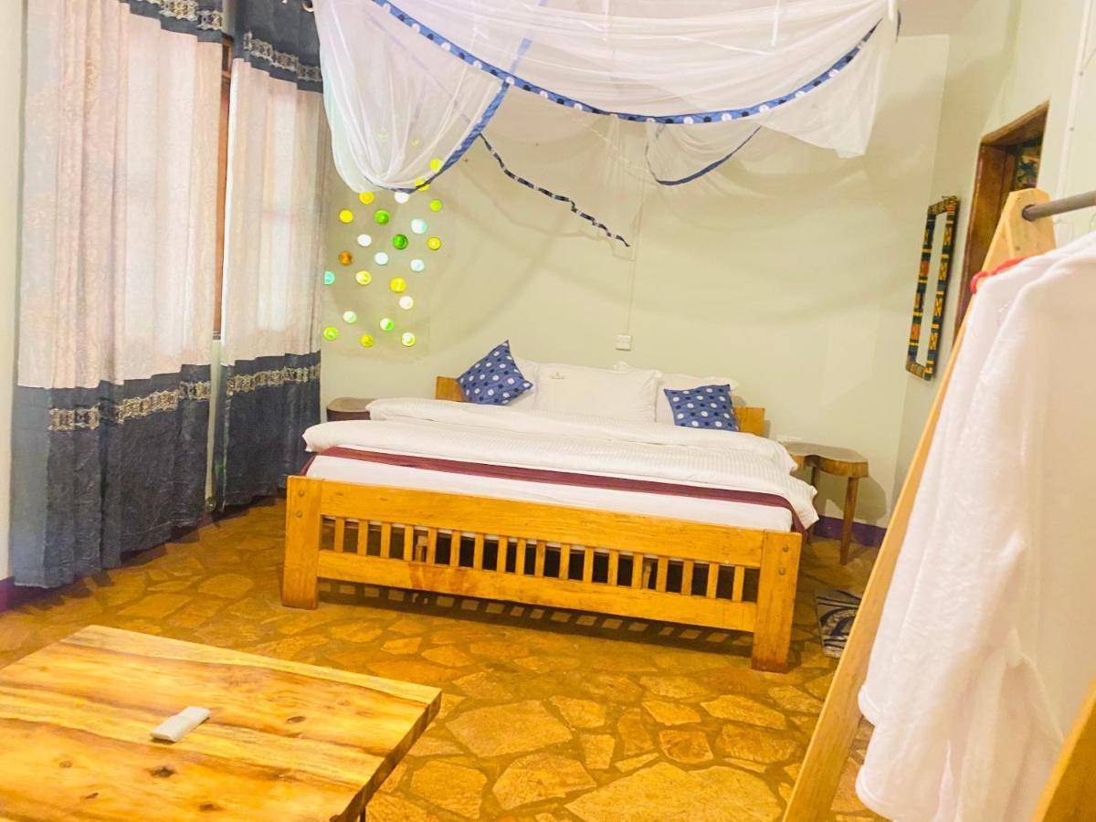 Afro Smile Hotel & Guest House - Jinja Ngoại thất bức ảnh