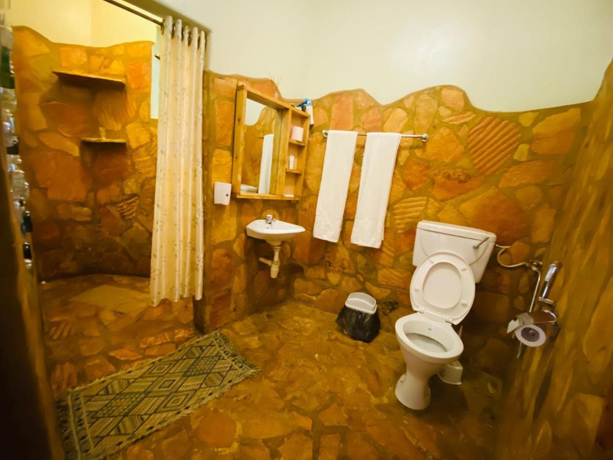 Afro Smile Hotel & Guest House - Jinja Ngoại thất bức ảnh