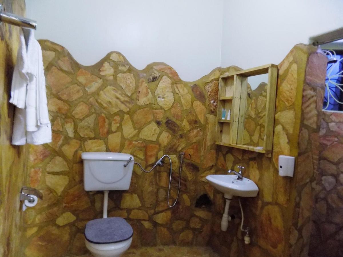 Afro Smile Hotel & Guest House - Jinja Ngoại thất bức ảnh