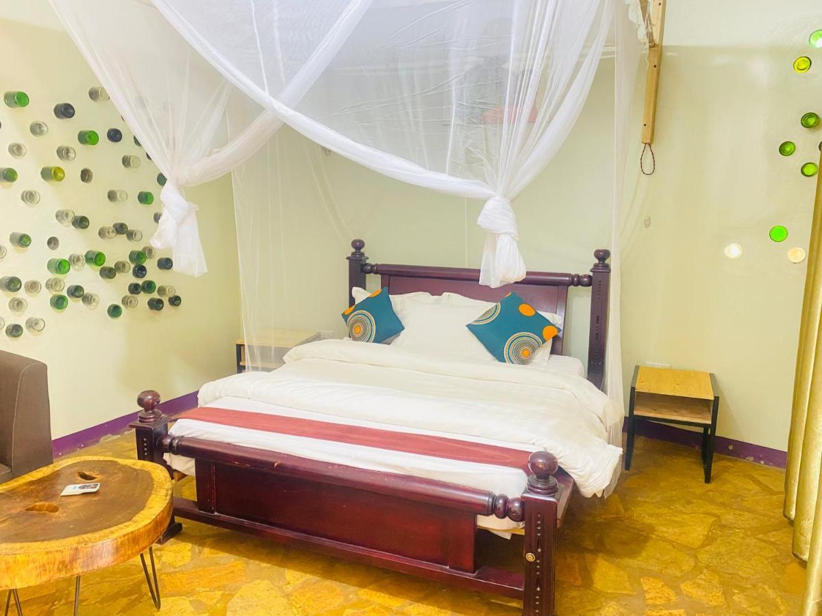 Afro Smile Hotel & Guest House - Jinja Ngoại thất bức ảnh