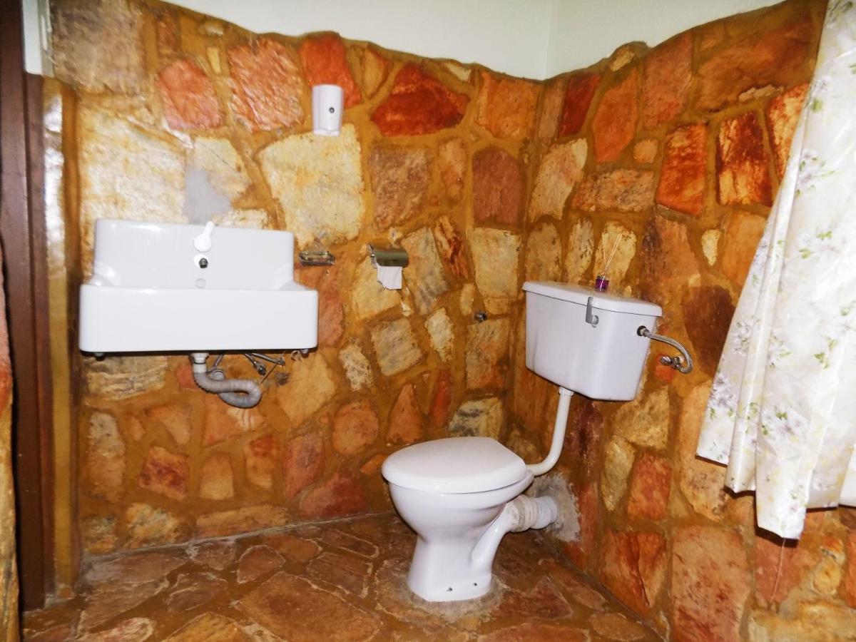Afro Smile Hotel & Guest House - Jinja Ngoại thất bức ảnh