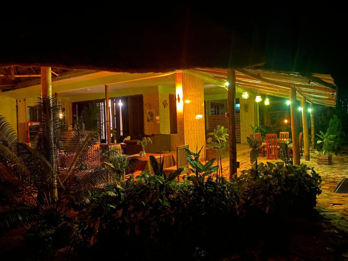 Afro Smile Hotel & Guest House - Jinja Ngoại thất bức ảnh